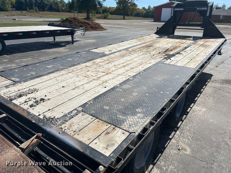 image for item MR9942 2017 Bigtex 22GN-20BK+5MR  equipment trailer