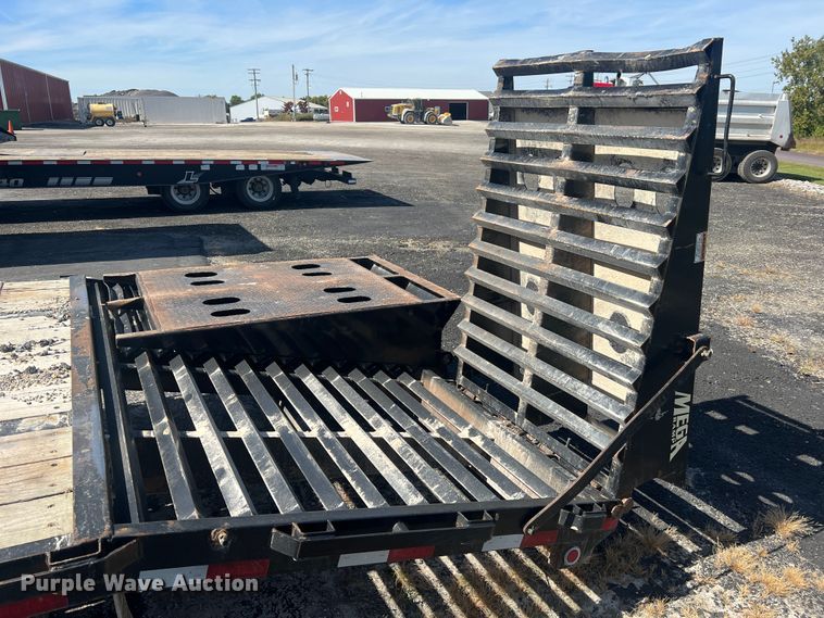 image for item MR9942 2017 Bigtex 22GN-20BK+5MR  equipment trailer