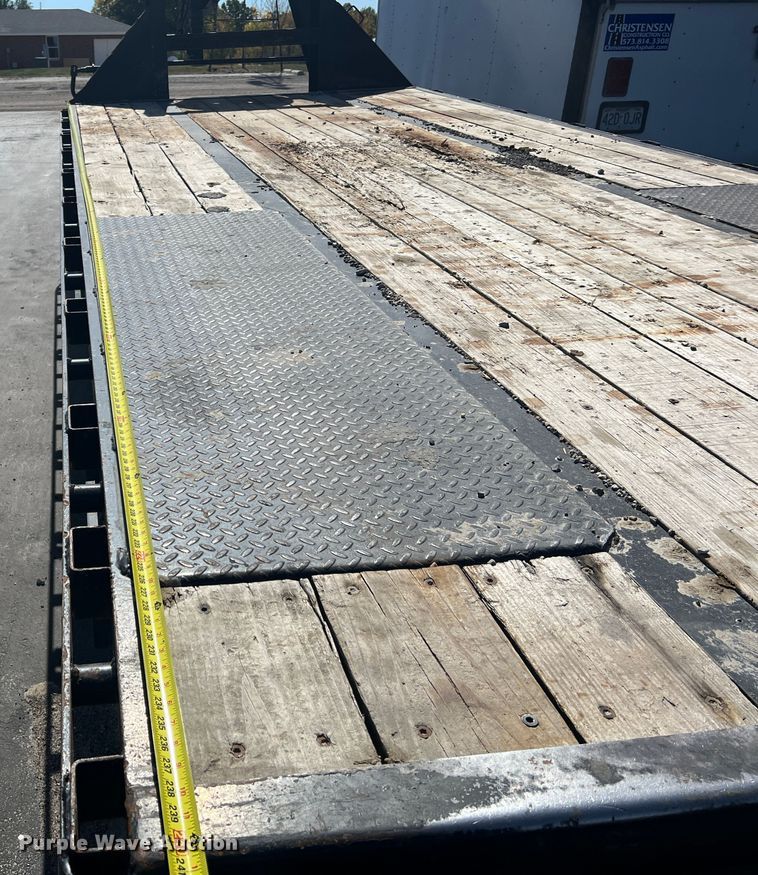 image for item MR9942 2017 Bigtex 22GN-20BK+5MR  equipment trailer