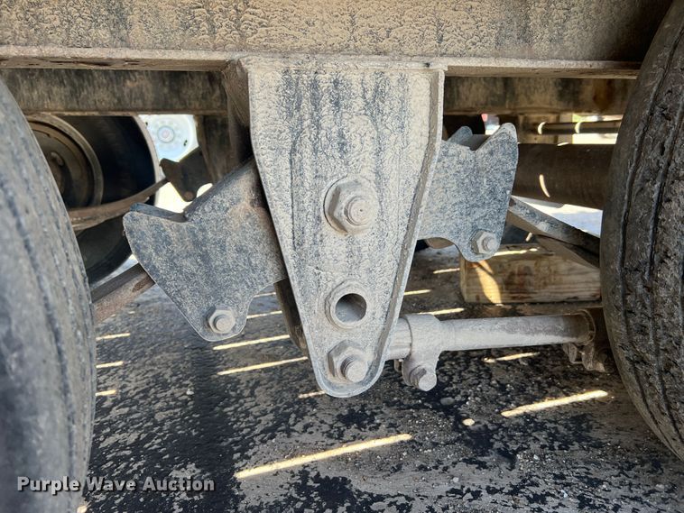 image for item MR9942 2017 Bigtex 22GN-20BK+5MR  equipment trailer