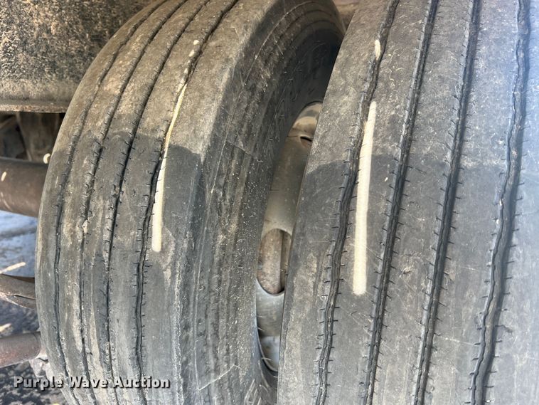 image for item MR9942 2017 Bigtex 22GN-20BK+5MR  equipment trailer