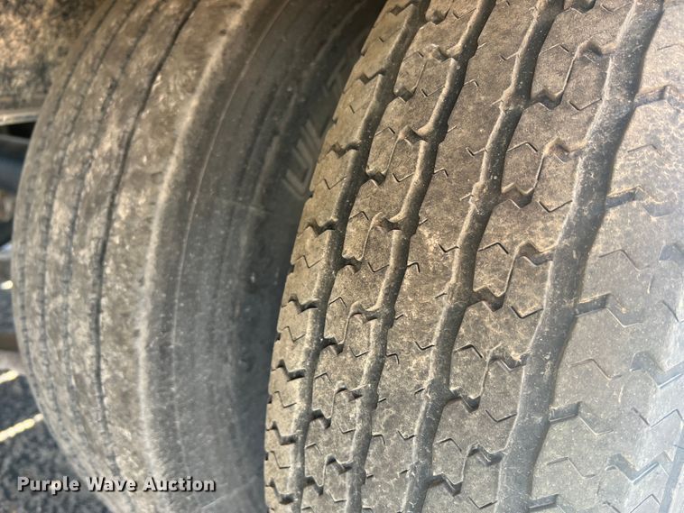 image for item MR9942 2017 Bigtex 22GN-20BK+5MR  equipment trailer