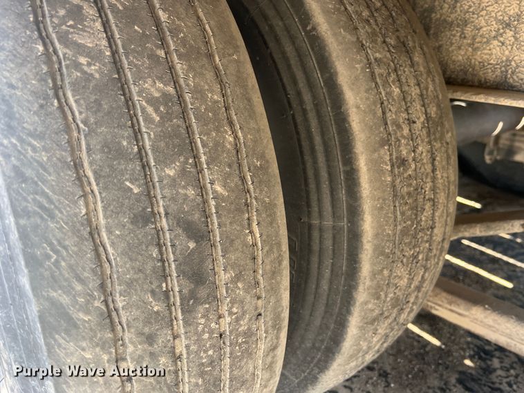 image for item MR9942 2017 Bigtex 22GN-20BK+5MR  equipment trailer