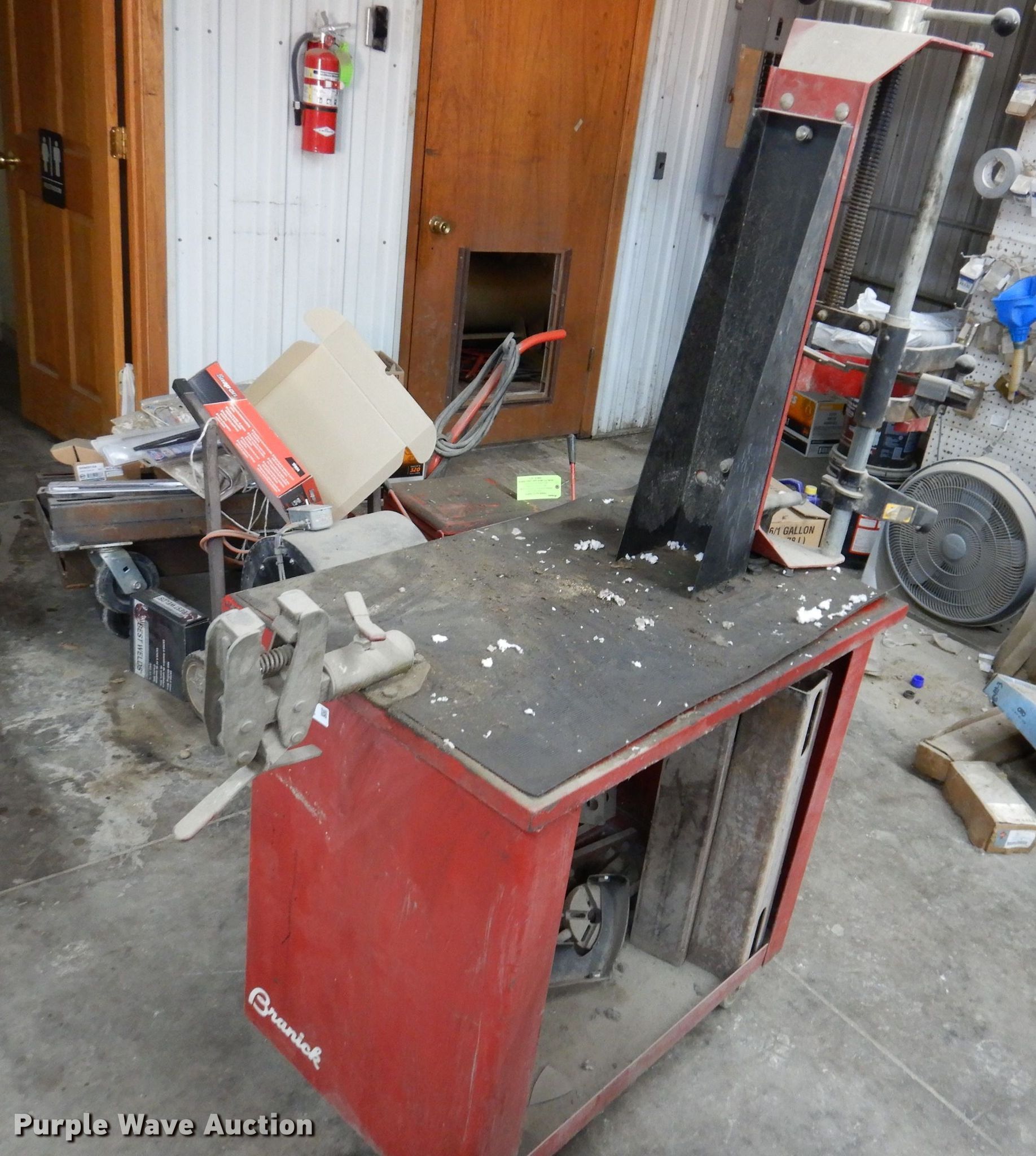 Branick MST580A manual strut spring compressor in Bloomfield, IA