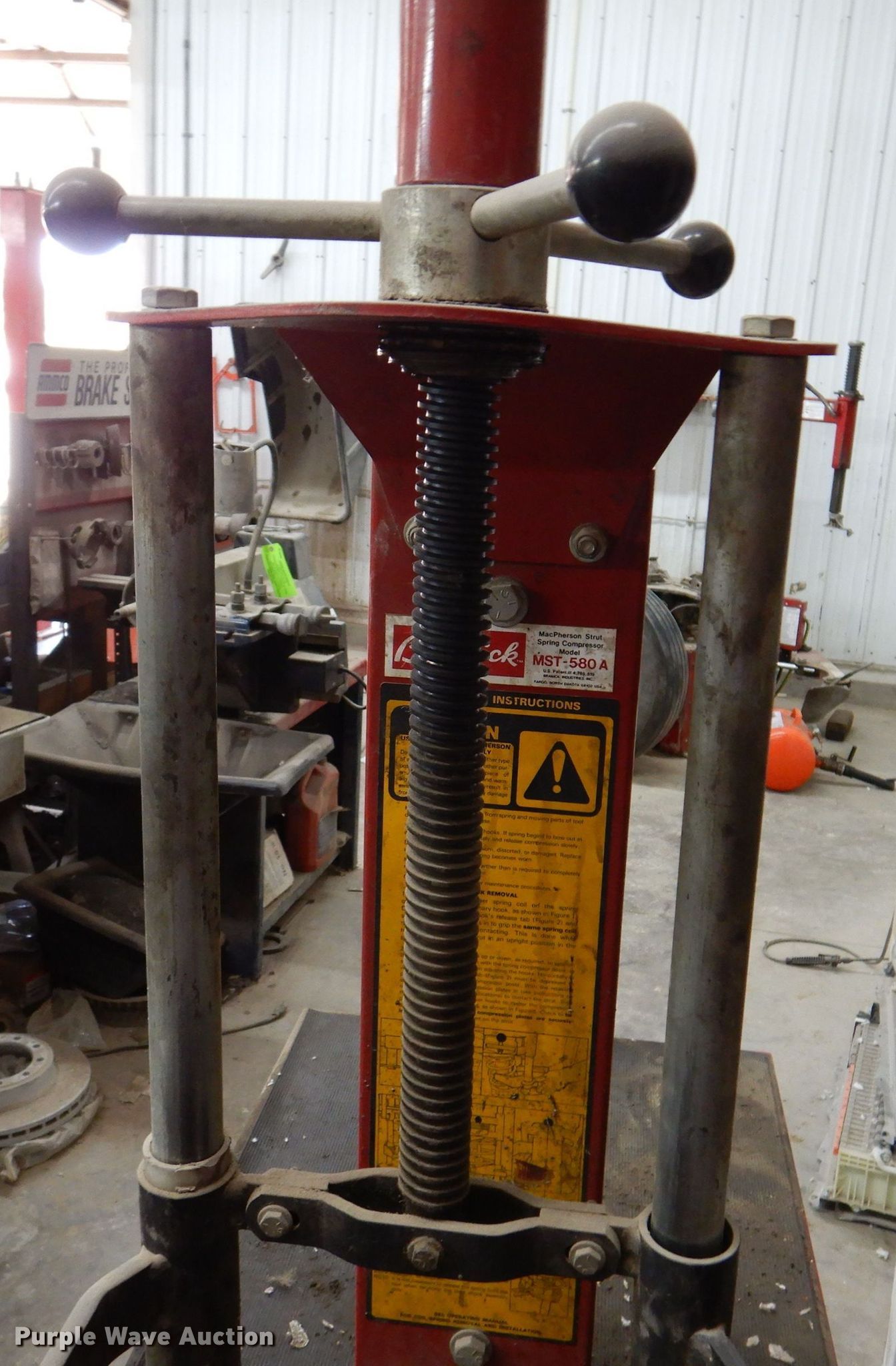 Branick MST580A manual strut spring compressor in Bloomfield, IA