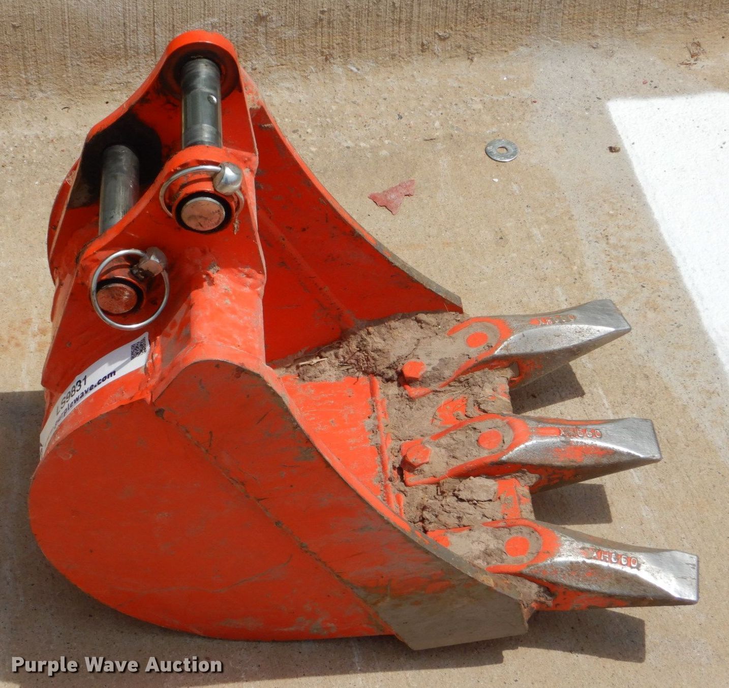 Kubota K7768 mini excavator bucket in Grapevine, TX Item LS9831 sold