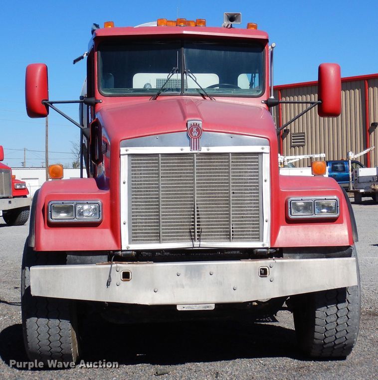 image for item DF8124 2001 Kenworth W900  ready mix truck