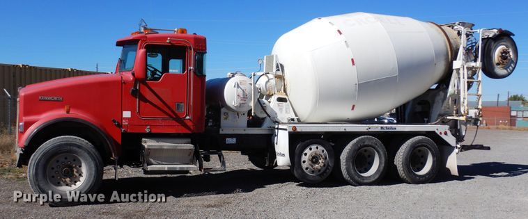image for item DF8124 2001 Kenworth W900  ready mix truck