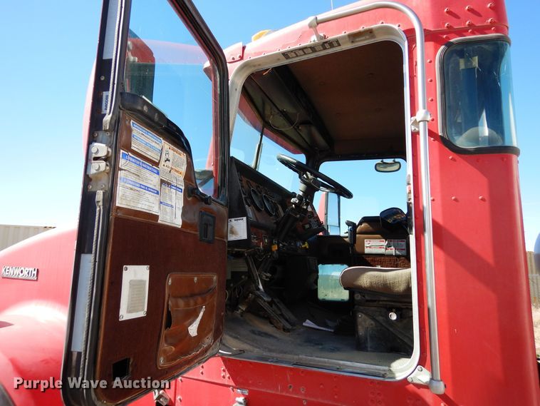 image for item DF8124 2001 Kenworth W900  ready mix truck