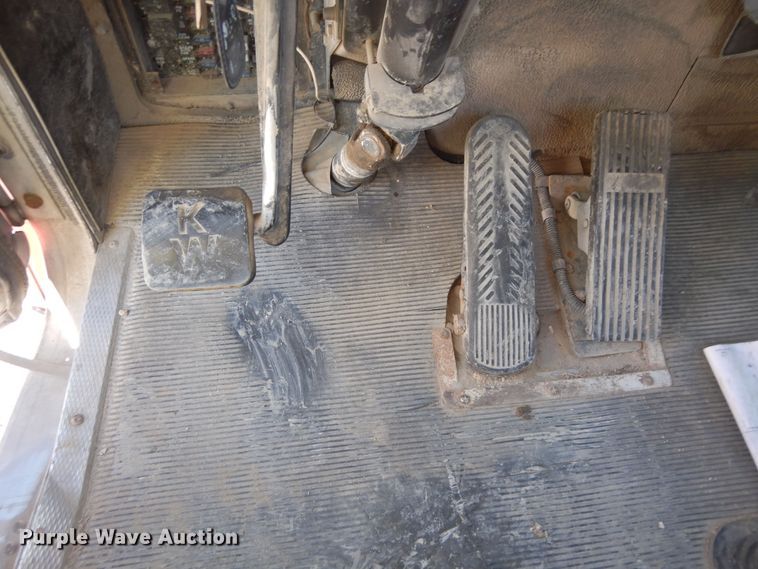 image for item DF8124 2001 Kenworth W900  ready mix truck