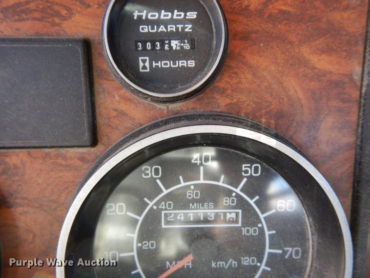 image for item DF8124 2001 Kenworth W900  ready mix truck