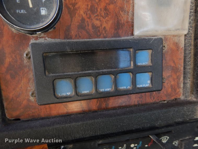 image for item DF8124 2001 Kenworth W900  ready mix truck