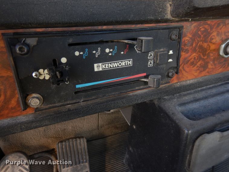 image for item DF8124 2001 Kenworth W900  ready mix truck