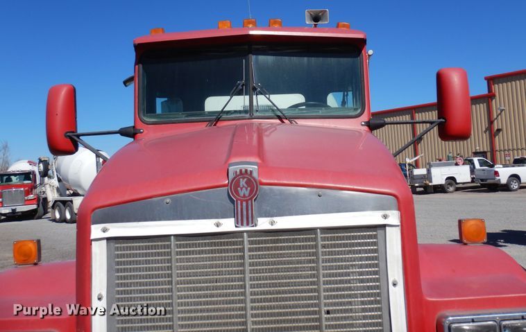 image for item DF8124 2001 Kenworth W900  ready mix truck