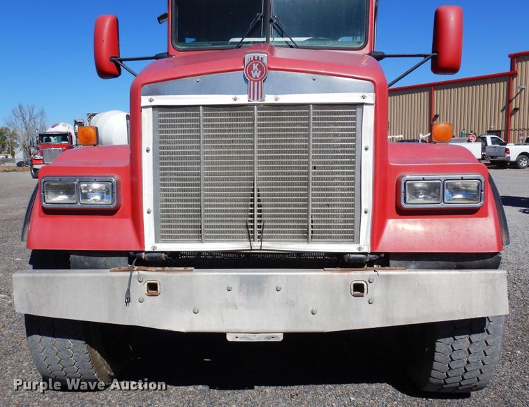 image for item DF8124 2001 Kenworth W900  ready mix truck