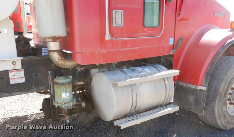 image for item DF8124 2001 Kenworth W900  ready mix truck