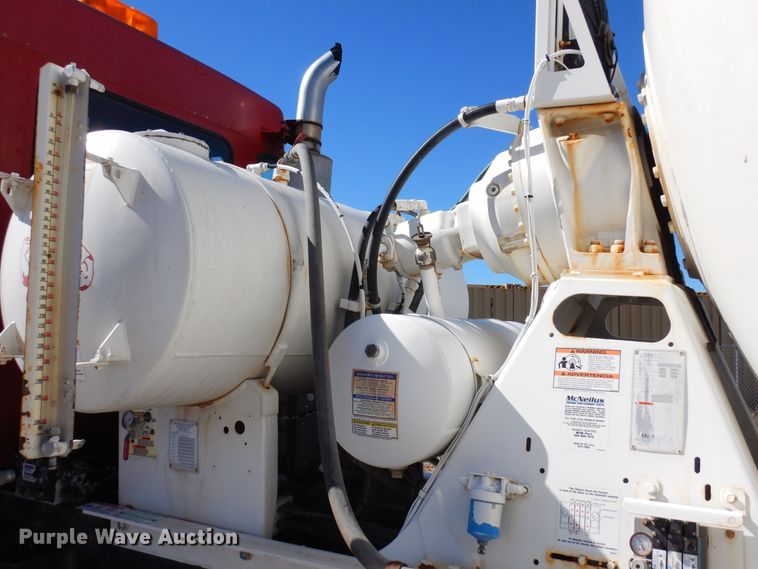 image for item DF8124 2001 Kenworth W900  ready mix truck