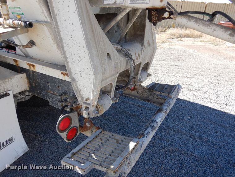 image for item DF8124 2001 Kenworth W900  ready mix truck