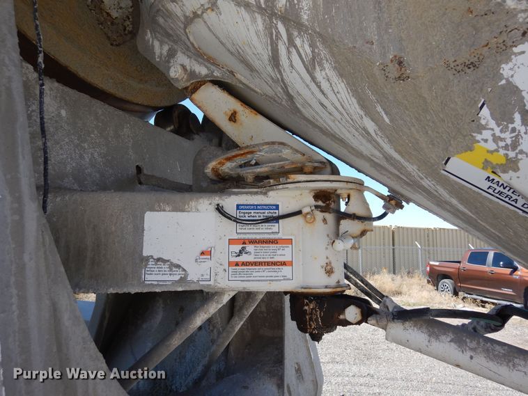 image for item DF8124 2001 Kenworth W900  ready mix truck