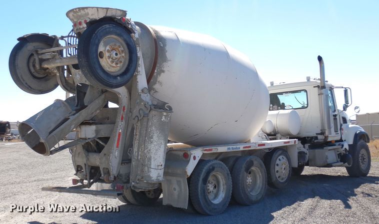 image for item DF8125 2004 Mack CV513 Granite  ready mix truck