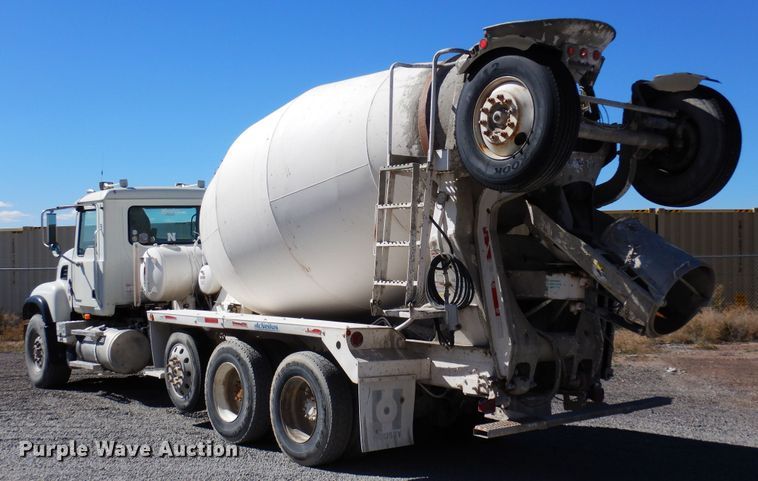 image for item DF8125 2004 Mack CV513 Granite  ready mix truck