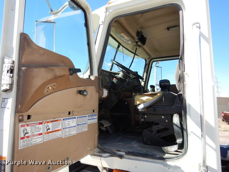 image for item DF8125 2004 Mack CV513 Granite  ready mix truck