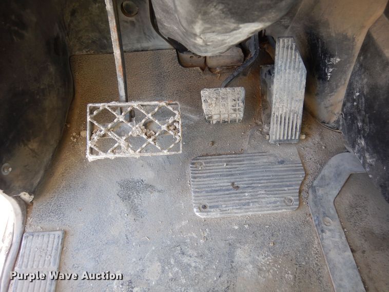 image for item DF8125 2004 Mack CV513 Granite  ready mix truck