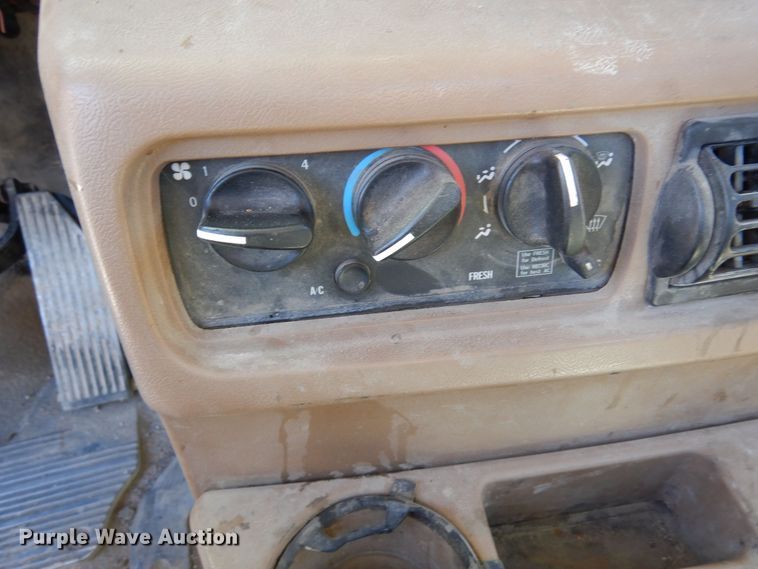 image for item DF8125 2004 Mack CV513 Granite  ready mix truck