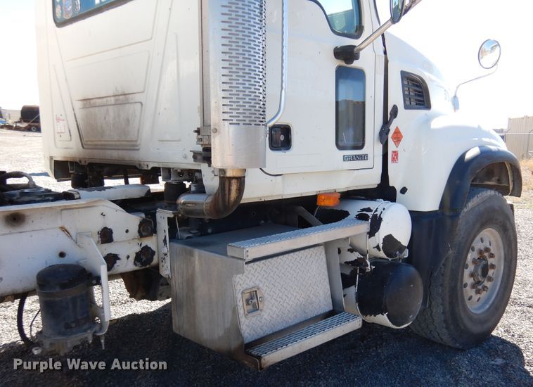 image for item DF8125 2004 Mack CV513 Granite  ready mix truck