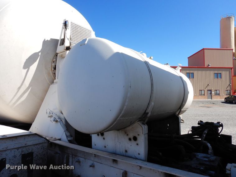 image for item DF8125 2004 Mack CV513 Granite  ready mix truck