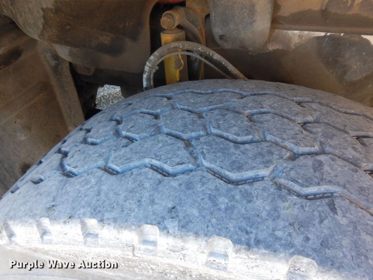 image for item DF8125 2004 Mack CV513 Granite  ready mix truck