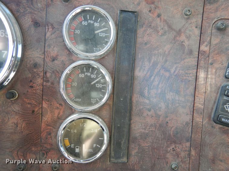 image for item DF8126 2000 International 5500i  ready mix truck