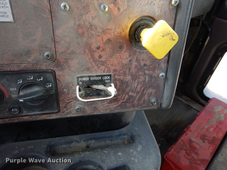 image for item DF8126 2000 International 5500i  ready mix truck