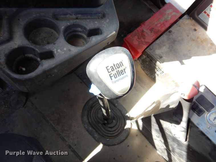 image for item DF8126 2000 International 5500i  ready mix truck