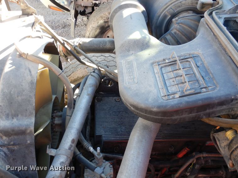 image for item DF8126 2000 International 5500i  ready mix truck