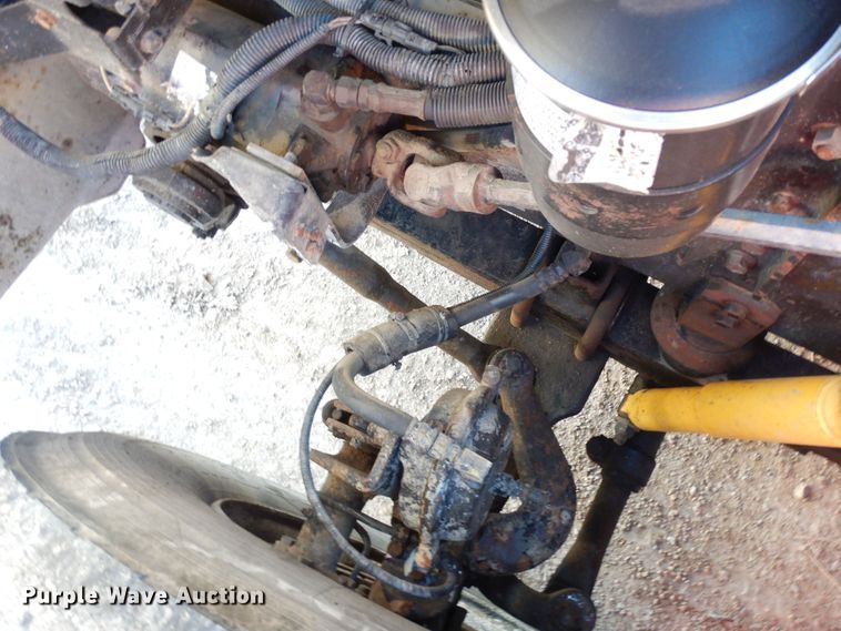 image for item DF8126 2000 International 5500i  ready mix truck