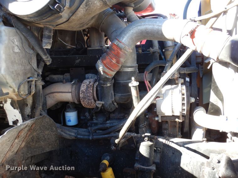 image for item DF8126 2000 International 5500i  ready mix truck