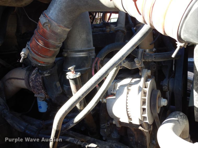 image for item DF8126 2000 International 5500i  ready mix truck