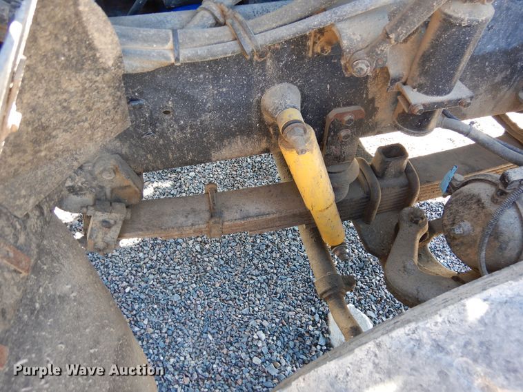 image for item DF8126 2000 International 5500i  ready mix truck