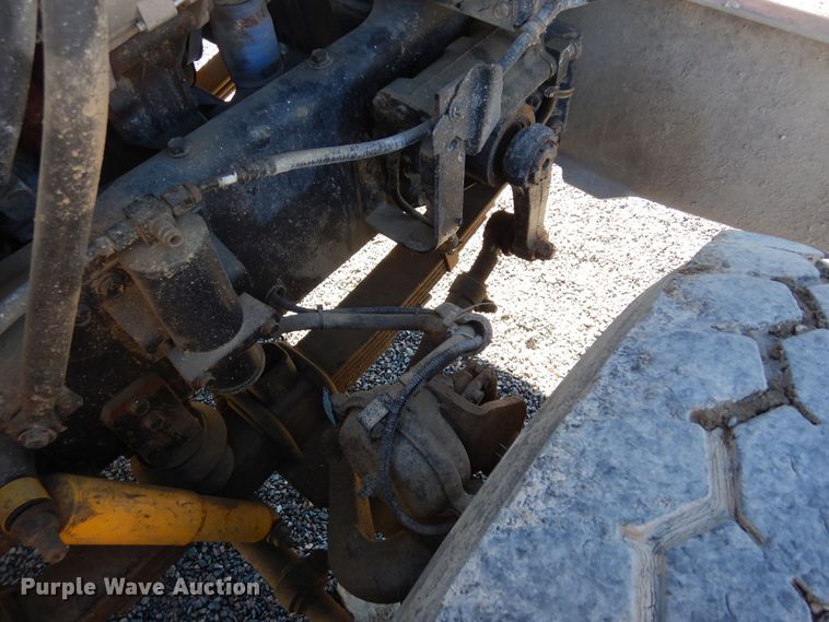 image for item DF8126 2000 International 5500i  ready mix truck