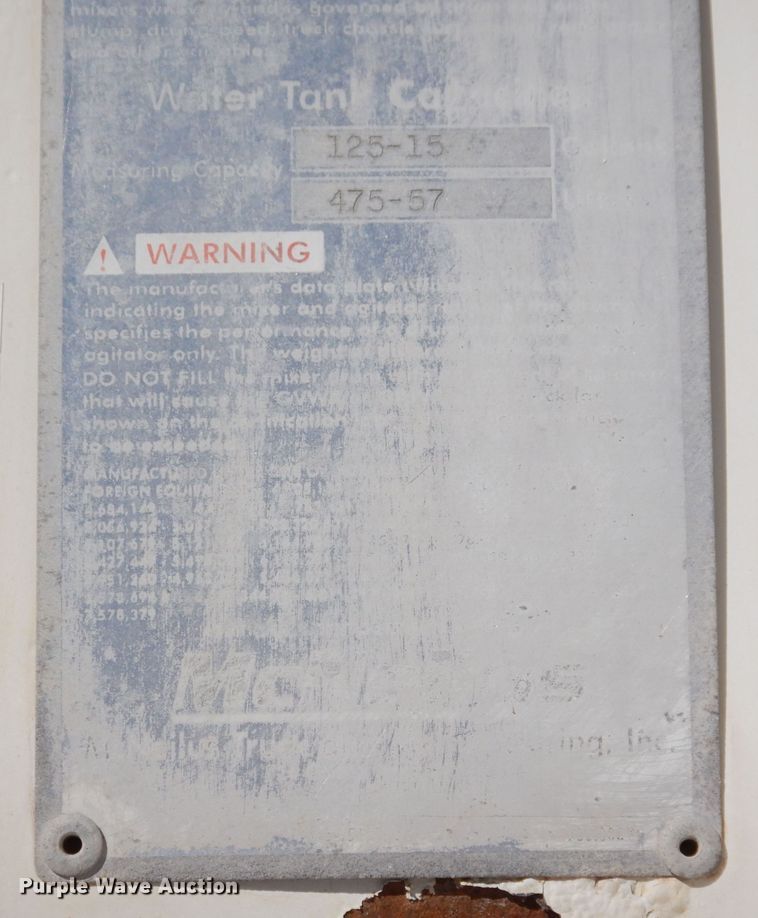 image for item DF8126 2000 International 5500i  ready mix truck