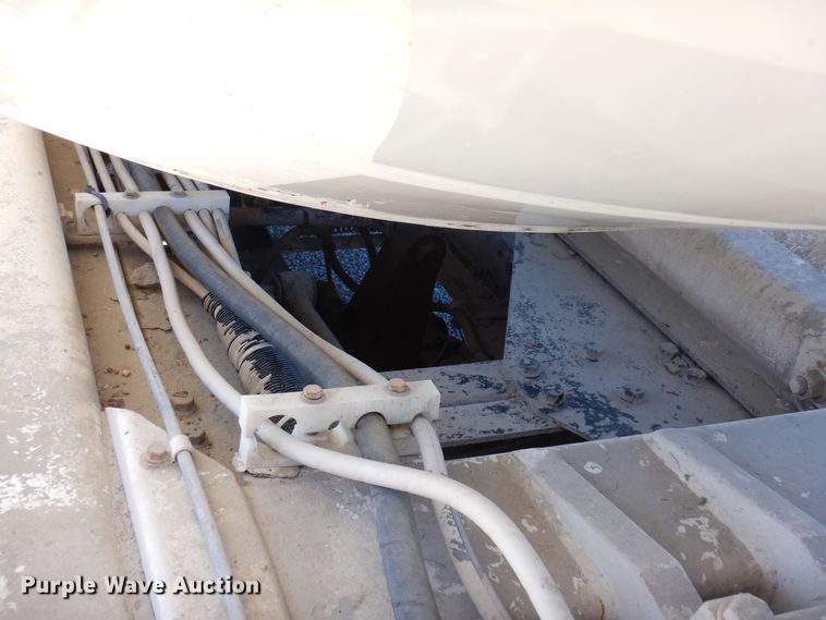 image for item DF8126 2000 International 5500i  ready mix truck