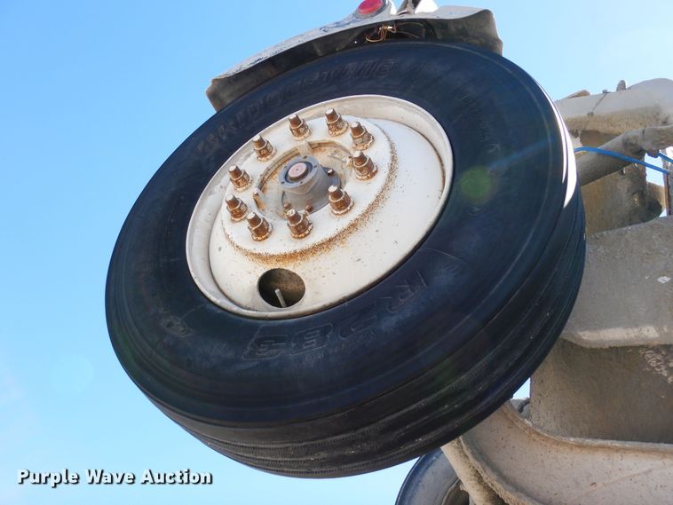 image for item DF8126 2000 International 5500i  ready mix truck