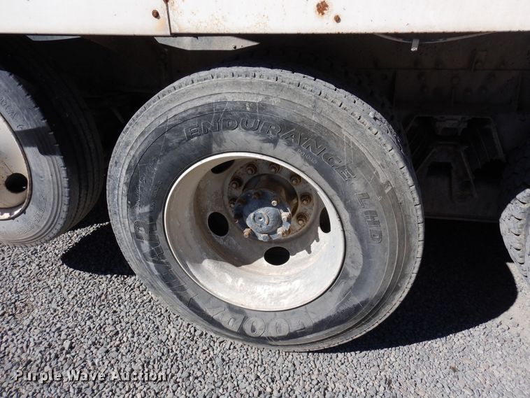 image for item DF8126 2000 International 5500i  ready mix truck