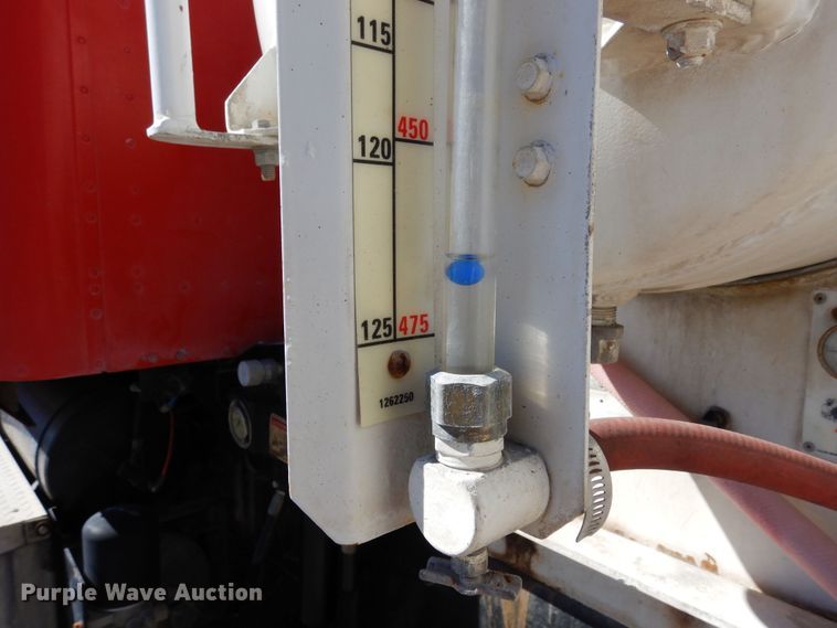 image for item DF8126 2000 International 5500i  ready mix truck