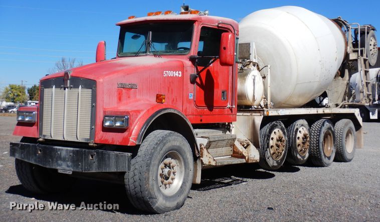 image for item DF8127 2001 Kenworth W900  ready mix truck