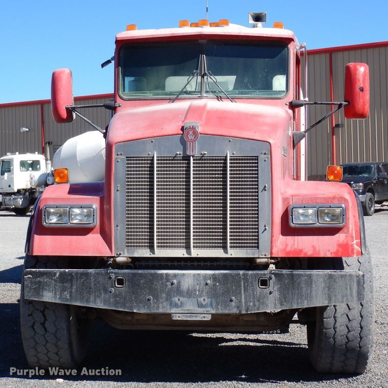 image for item DF8127 2001 Kenworth W900  ready mix truck