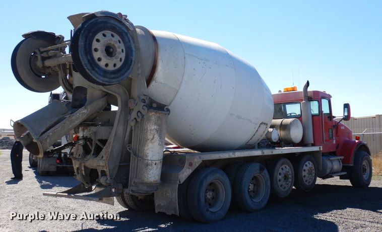 image for item DF8127 2001 Kenworth W900  ready mix truck