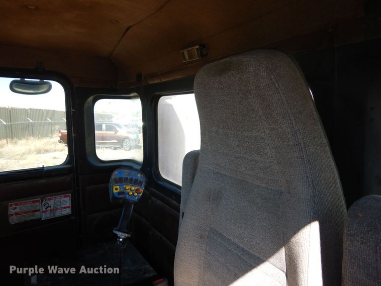 image for item DF8127 2001 Kenworth W900  ready mix truck