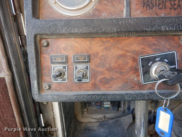 image for item DF8127 2001 Kenworth W900  ready mix truck